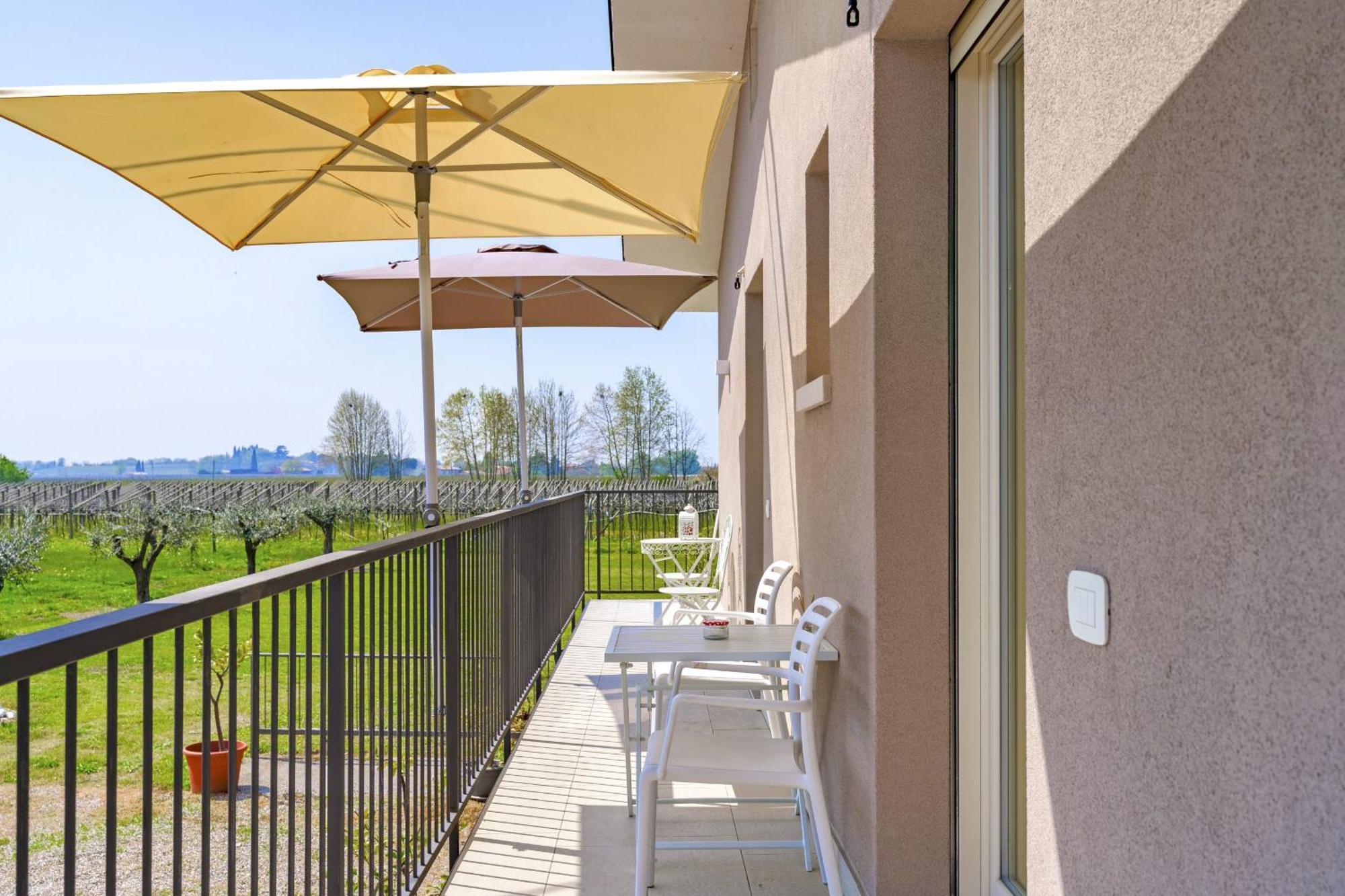 Lagobaldo Apartments - Regarda Travel Colà Екстериор снимка